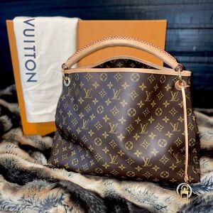 Louis Vuitton Artsy NV MM MNG